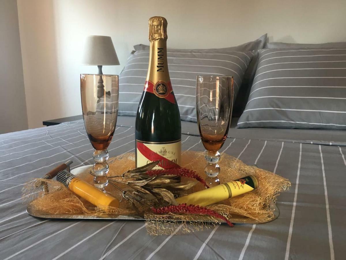אגריה Athena'S Luxury Place מראה חיצוני תמונה