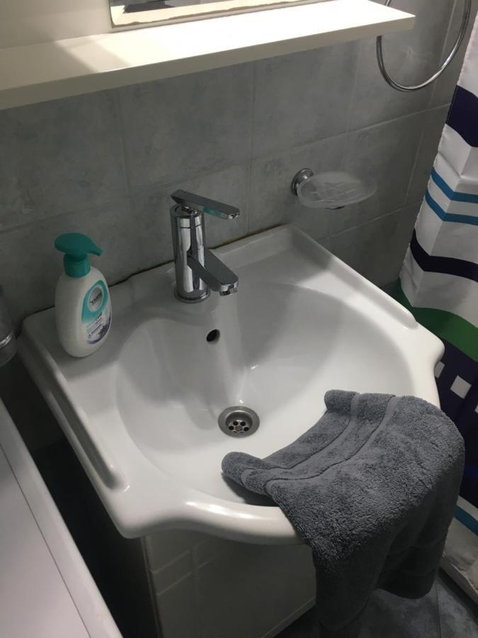 אגריה Athena'S Luxury Place מראה חיצוני תמונה
